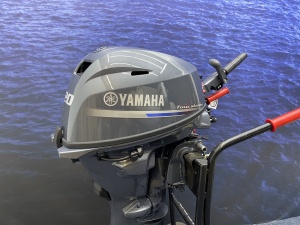 Yamaha 25 pk buitenboordmotor Artnr 3339 Als nieuw laatste model injectie en trolling functie