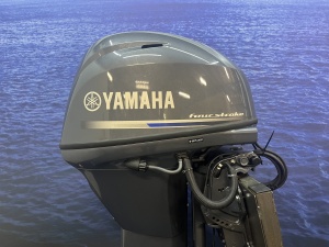 Yamaha 30 pk buitenboordmotor artikel nr 5044 Nieuw staat.