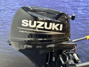 Suzuki 20 pk buitenboordmotor Artnr 2693 gebruikte maar als nieuw DF20 Langstaart powertrim!!