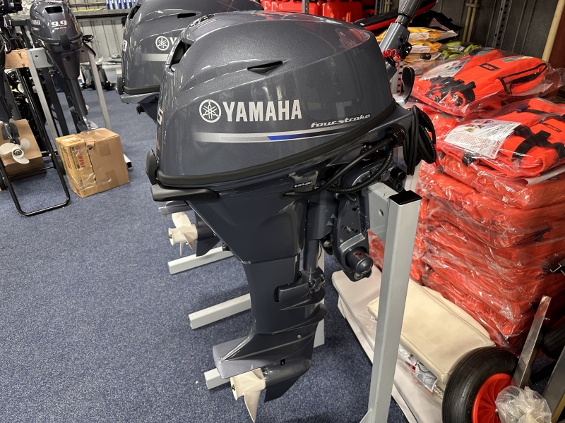 Yamaha Buitenboordmotor nieuw F15 CEHPL unieke motor langstaart knuppel  bediening elektrische start en power tilt