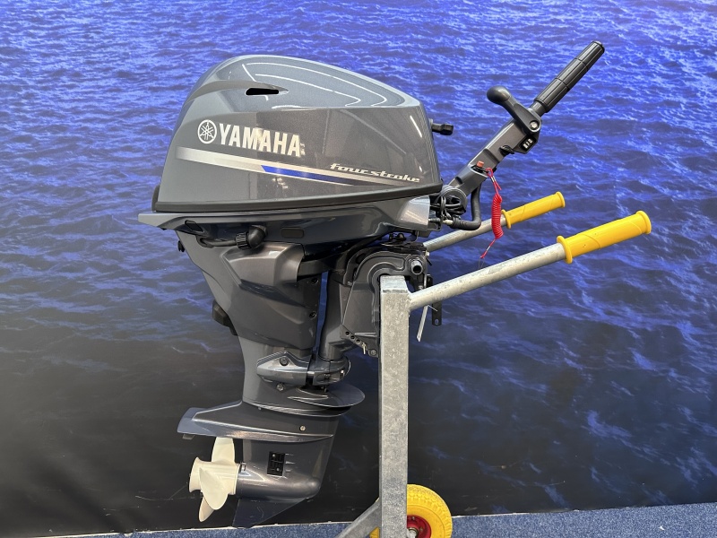 Yamaha 20 pk buitenboordmotor ARTNR 5901  Als nieuw jong gebruikte Injectie en trolling functie