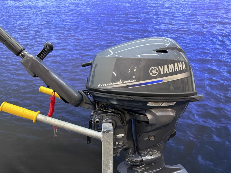 Yamaha 20 pk buitenboordmotor ARTNR 5901  Als nieuw jong gebruikte Injectie en trolling functie