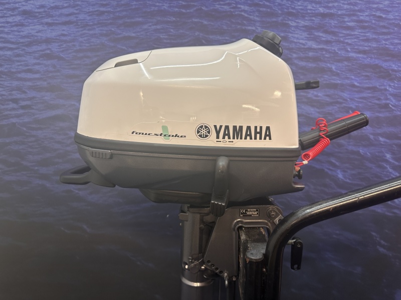 Yamaha 4 pk kortstaart Artnr 3204 als nieuw van eerste eigenaar