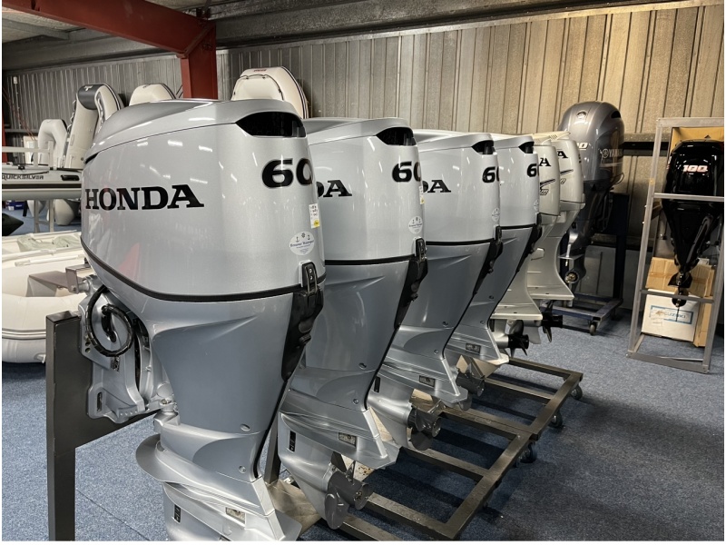 Honda 200 pk buitenboordmotor ARTNR 1692 gebruikt als nieuw