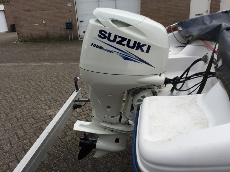 BUITENBOORDMOTOR Suzuki Buitenboordmotor gebruikt vaak nog als nieuw